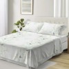 Cearceaf plat pt pat din bumbac, 180x260cm cu fluturi si flori pentru un plus de confort.