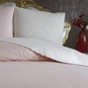 Cuvertura matlasata Sanem crem/roz 230x250 cm cu 2 fete de perna matlasate ultrasonic
