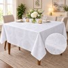 Fata de masa alba jacquard cu medalioane florale pe masa dreptunghiulara 150x180cm, fabricata in Romania