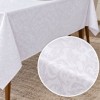 Fata de masa alba jacquard cu frunze stilizate pe masa lunga 150x320cm