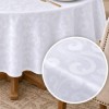 Fata de masa rotunda alba diametru 140 cm cu arabescuri, fabricata in Romania