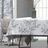 Fata de masa rotunda teflonata din bumbac, diametru 140cm model crengute gri, decor elegant pentru mese rotunde