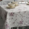 Fata de masa rotunda din bumbac teflonat, diametru 160 cm, model floral mov, antimurdarie