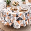 Fata de masa rotunda 140 cm bumbac teflonat model geometric gri, bej si caramiziu, fabricata in Romania
