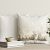 Fata perna decorativa 45x45 cm bumbac 100 model Cleos cu iepuras si decor rustic natural