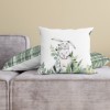 Fata perna decorativa 45x45 cm bumbac 100%, model Gizmo cu iepuras si frunze verzi