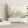 Fata perna decorativa 45x45 cm bumbac 100 model Tuli cu flori de camp si iepuras
