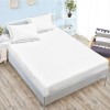 husa de pat alba din damasc policoton cu doua fete de perna pentru saltele 160x200 si 180x200