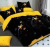 Lenjerie de pat dublu din finet, 6 piese, cu design de stele luminoase pe fundal negru și galben