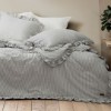 Lenjerie pat dublu cu volane Milagros Ren Solid dungi crem gri antracit, bumbac 100% ranforce prespalat Bahar Tekstil