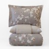 Lenjerie de pat 3D First Choice Elina bumbac satinat 220 TC cu flori de mar roz si albe pe fond taupe