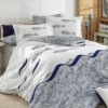 Lenjerie de pat poplin Hobby Home, model Blues Blue, design modern cu pești albaștri pe fundal alb, bumbac 100% mercerizat, ambalată în cutie cadou.