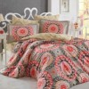 Lenjerie de pat Diamante Red cu modele circulare în roșu, roz și gri, 100% bumbac poplin, design elegant, 4 piese.