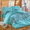 Lenjerie de pat poplin Hobby Home, model Margherita Turquoise, design modern cu copaci negri pe fundal turcoaz, bumbac 100% mercerizat, ambalată în cutie cadou.