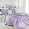 Lenjerie de pat poplin Hobby Home, model Scarlet Grey, design floral și geometrice în nuanțe de mov, roz și gri, bumbac 100% mercerizat, ambalată în cutie cadou.