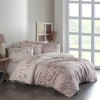 Lenjerie de pat din bumbac 100% ranforce cu design floral în tonuri de bej, crem și maro, ideală pentru un decor modern.