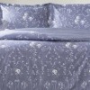 Set lenjerie de pat dublu Jeanne TAC din bumbac 100 % mako-satin, imprimeu damasc alb pe fond albastru jean-indigo
