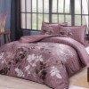 Lenjerie de pat dublu satin de lux TAC model Clement gur cu imprimeu floral digital, fabricată din 100% bumbac satinat.