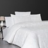 Lenjerie de pat First Choice Carmina Alb bumbac satinat 220 TC cu imprimeu floral alb si arabescuri roz pal