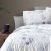 Lenjerie de pat bumbac satin de lux 6 piese First Choice Leena Lila cu imprimeu floral delicat pe fundal deschis
