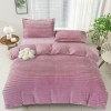Lenjerie de pat cocolino Line lila pentru pat dublu, material moale de inalta densitate, ideal pentru sezonul rece.