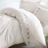 Lenjerie de pat albă cu broderie gri discretă, model Ramens, bumbac ranforce, 5 piese