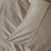 Set lenjerie de pat Silky Satin bej din lyocell și bumbac pe pat matrimonial