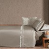 Lenjerie de pat Florence Rock din bumbac egiptean Silk Satin 400 TC, taupe, cu aplicații decorative vegetale.