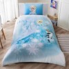 Lenjerie de pat Disney Tac Elsa și Olaf, imprimeu albastru alb cu personaje Frozen și fulgi de zăpadă, 3 piese, bumbac, cearceaf elastic, fata perna, cearceaf pilota