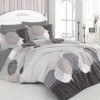 Lenjerie de pat dublu bumbac 100% Ranforce Jadore cu design modern în cercuri și nuanțe de gri și bej pe fundal alb