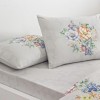 Lenjerie pat dublu din bumbac 100% ranforce Taç Fiora Gri, cu imprimeu floral pastelat pe fundal gri deschis