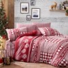 Lenjerie de pat dublu bumbac 100% Ranforce Deer Claret Red cu design festiv în nuanțe de roșu și alb și motive de iarnă