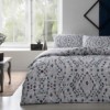 Lenjerie de pat dublu bumbac 100% ranforce cu design geometric în nuanțe de gri și albastru, set de 4 piese