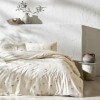 Lenjerie de pat dublu bumbac 100% reciclat TAC Reborn Bendis cu motive florale delicate pe fundal alb