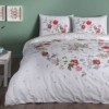 Lenjerie de pat dublu din bumbac 100% ranforce cu design floral în nuanțe de roșu, roz și verde pe fundal alb