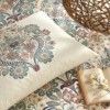 Lenjerie de pat din bumbac 100% ranforce model Valeria cu design floral detaliat în nuanțe de bej, verde și maro.