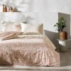 Lenjerie de pat dublu bumbac 100%, TAC Reborn, Ginny, design floral portocaliu pe fundal crem, 4 piese, dormitor elegant și sustenabil.