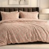 Lenjerie pat dubla creponata bumbac 100% Roz ornamental cu elastic 140x200cm fabricata in Romania