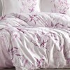 Lenjerie de pat dublu din bumbac 100% ranforce, model Mayra v-2, cu imprimeu floral lila și mov pe fundal alb-crem, stil delicat și feminin