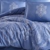 Lenjerie de pat dublu din bumbac 100% ranforce, albastru regal, cu imprimeu alb în stil oriental, textură moale și design elegant simetric