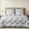 Lenjerie de pat dubla bumbac 100% satinat model cu frunze ginkgo gri, 4 piese, fabricata in Romania
