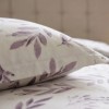 Lenjerie de pat dubla bumbac 100% satinat frunze mov stilizate, 4 piese, fabricata in Romania