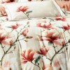 Set lenjerie de pat finet 6 piese cu magnolii roz si bej pe fundal crem, cearceaf pilota 200x220 cm