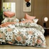 Set lenjerie de pat finet 6 piese cu trandafiri piersica si frunze verzi  pe fundal crem, cearceaf pilota 200x220 cm
