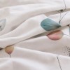 Lenjerie de pat dublu din finet cu 6 piese, model Frunze pastel multicolore pe fundal deschis, cu cearsaf verde salvie-gri uni