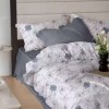 Lenjerie pat finet 6 piese gri cu flori si cearceaf uni, fabricata in Romania
