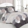 Lenjerie de pat dublu family bumbac 100% ranforce Nazenin Home Jadore Gri cu design modern de cercuri și linii în nuanțe de gri și bej pe fundal alb