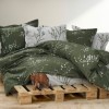 Lenjerie de pat dublu ranforce 4 piese cu design crengi pe fundal verde inchis si alb din bumbac