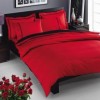 Lenjerie de pat TAC Prestige din satin roșu intens cu margini tighelate și design modern