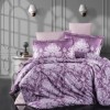 Lenjerie de pat satin de lux cu motive florale albe pe fundal mov, set de 6 piese